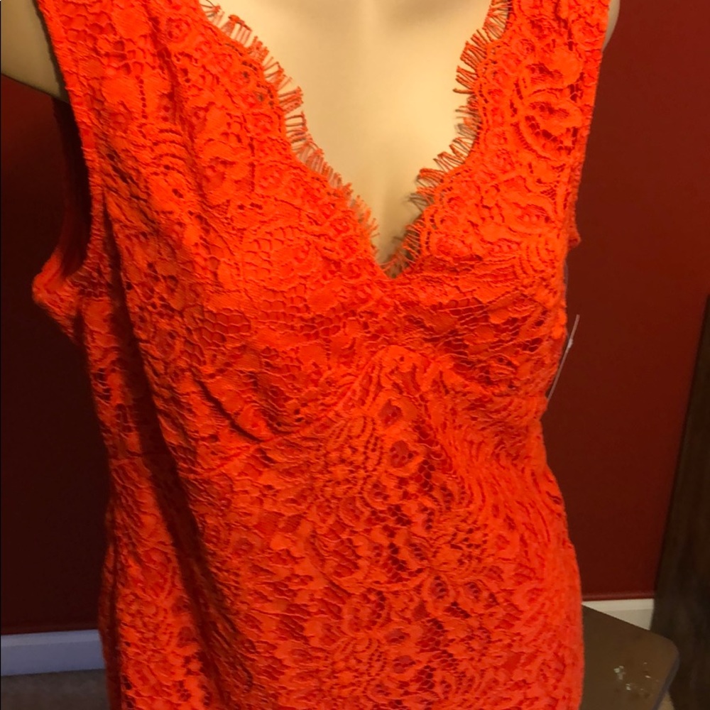 Red top - Picture 2 of 3